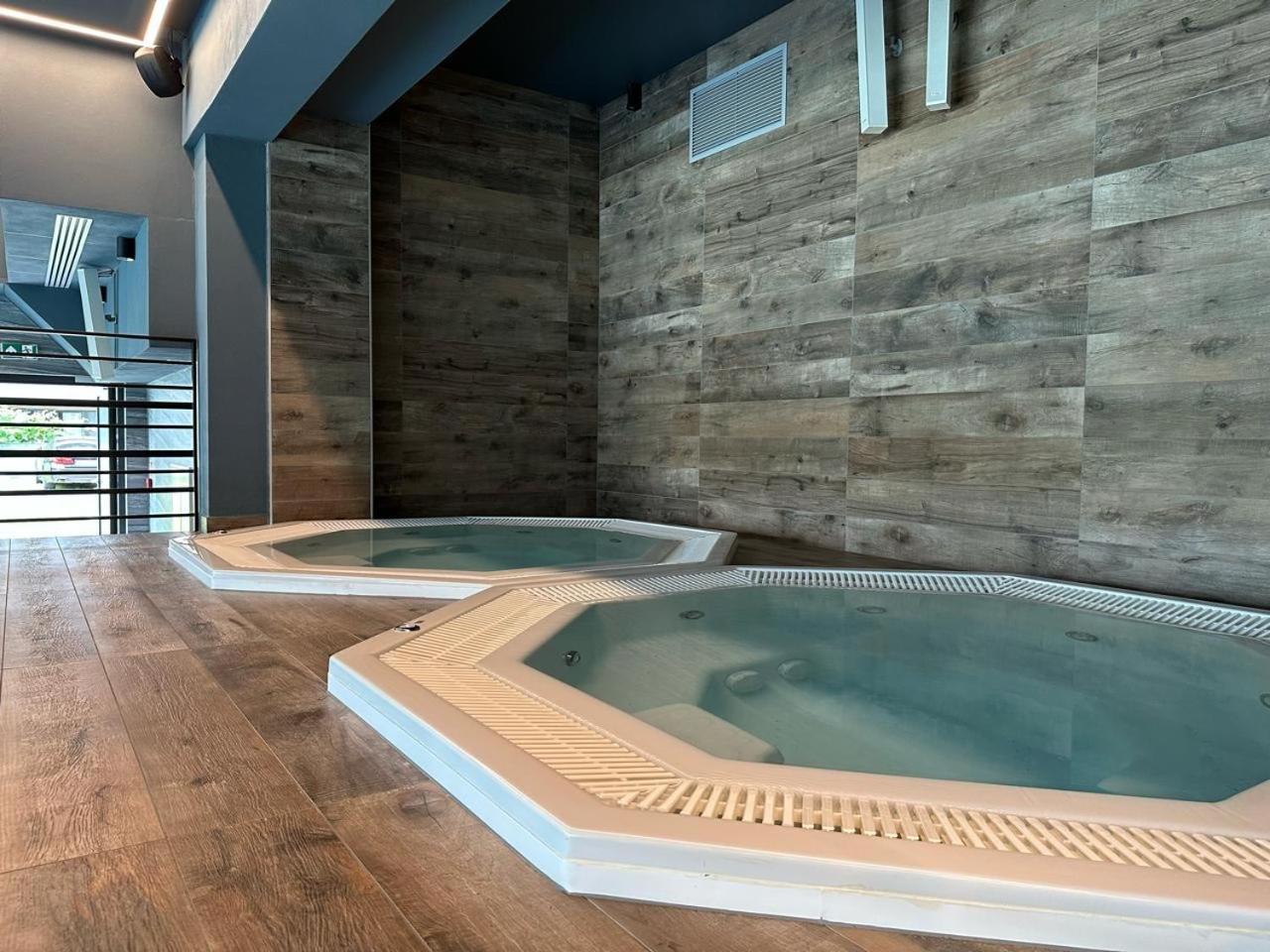 Baltic Comfort Spa Apartment With Free Pool, Saunas & Fitness - Kasprowicza 20 كولوبرزيغ المظهر الخارجي الصورة